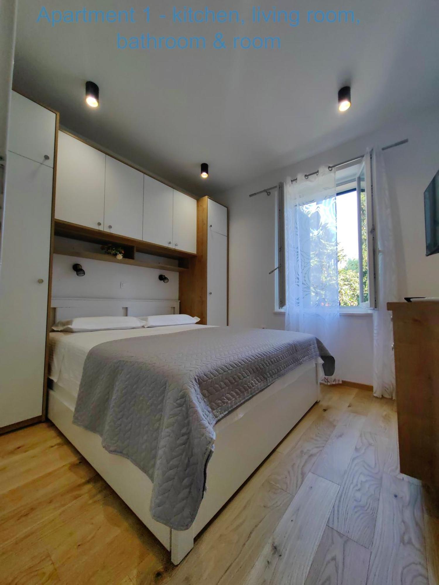 Relax And Enjoy Apartments Split Eksteriør bilde